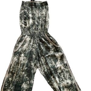 Sleeveless jumpsuit sz S